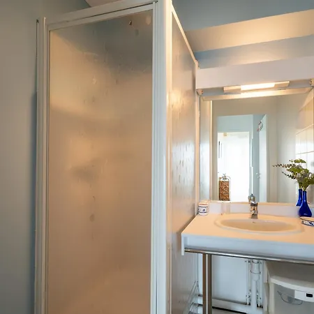 T2 Calme Avec Terrasse, Parking Privé, Proche Commerces Et Plages - - Fr-1-319-505