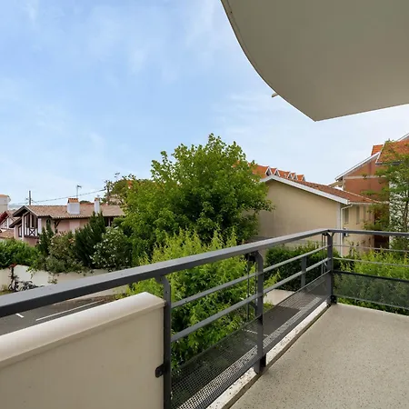شقة T2 Calme Avec Terrasse, Parking Prive, Proche Commerces Et Plages - - Fr-1-319-505 *