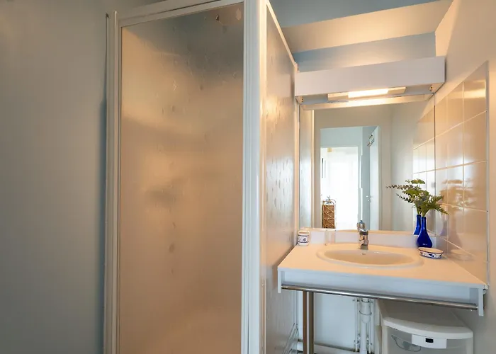 T2 Calme Avec Terrasse, Parking Prive, Proche Commerces Et Plages - - Fr-1-319-505 شقة *