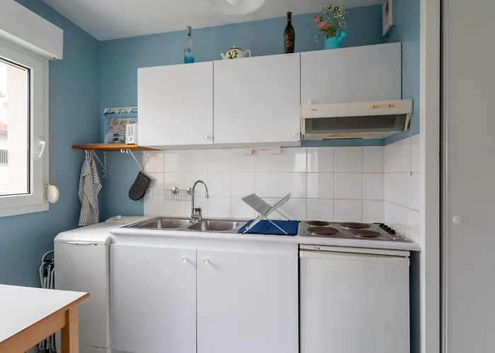 T2 Calme Avec Terrasse, Parking Prive, Proche Commerces Et Plages - - Fr-1-319-505 *